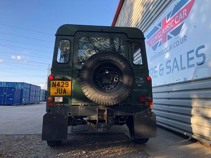 Land Rover Defender 90